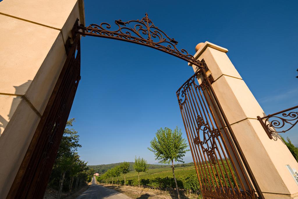 Bed and Breakfast Les Terres De Saint Hilaire Ollières Exterior foto