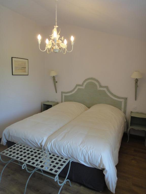 Bed and Breakfast Les Terres De Saint Hilaire Ollières Habitación foto
